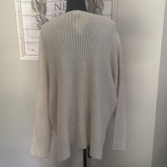 Sadie &Sage 100% made with love designed in California. Live Love . USS. - Picture 2 of 4